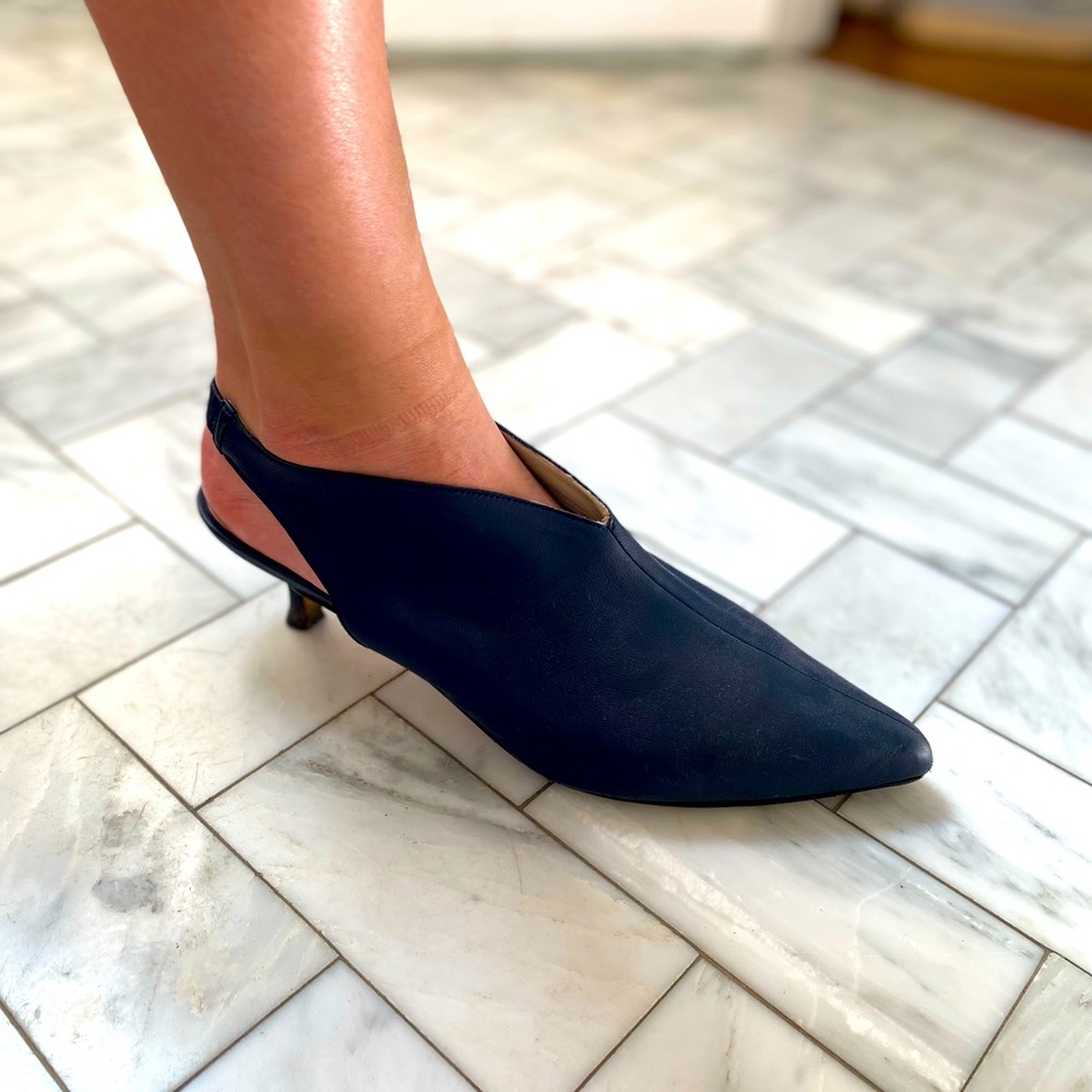 Classic style. Complements any outfit.